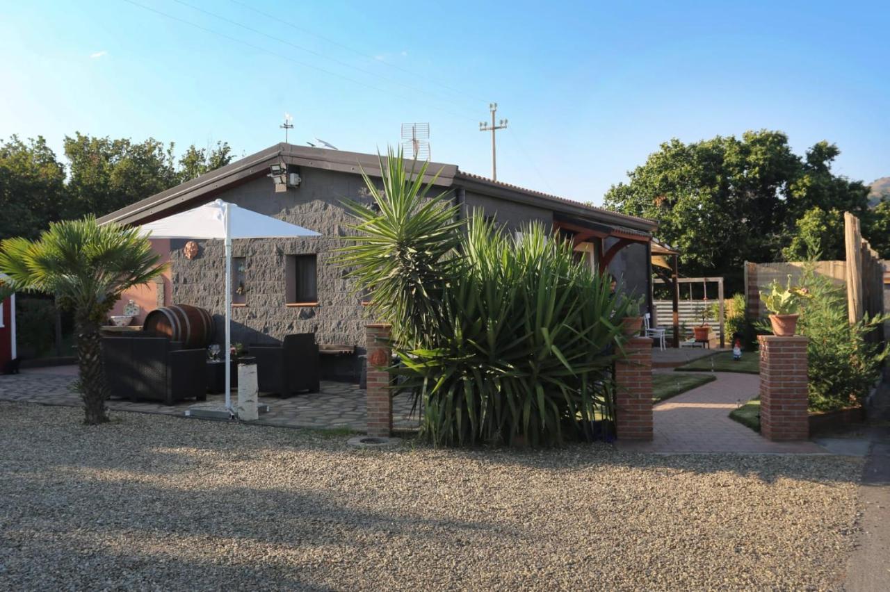 Alpaca Etna Rooms Da Mariagiovanna Linguaglossa Exterior photo